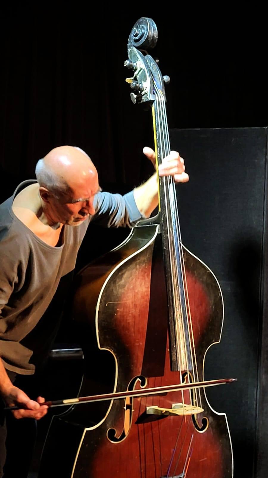 KONTRABASISTA 3